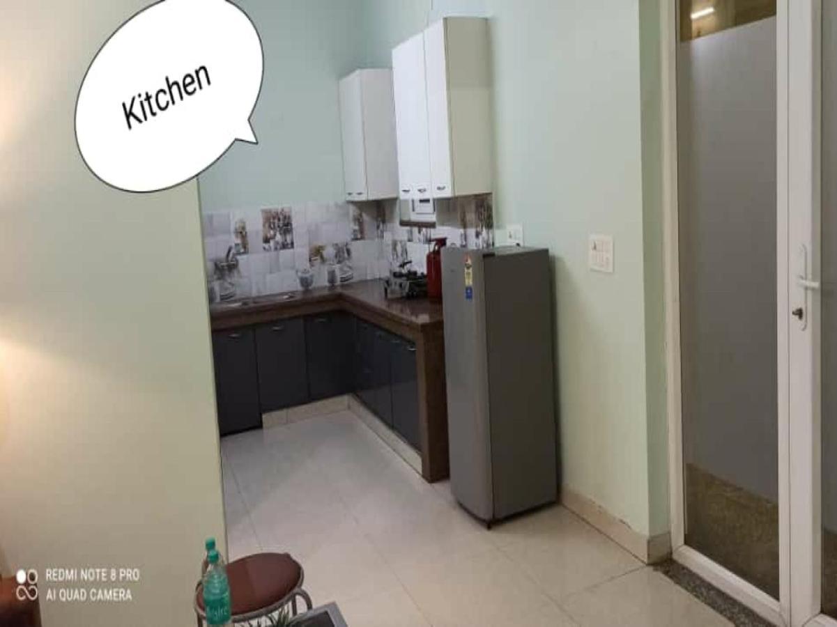 Oyo 74401 Aster Garden Suites เดลี ภายนอก รูปภาพ