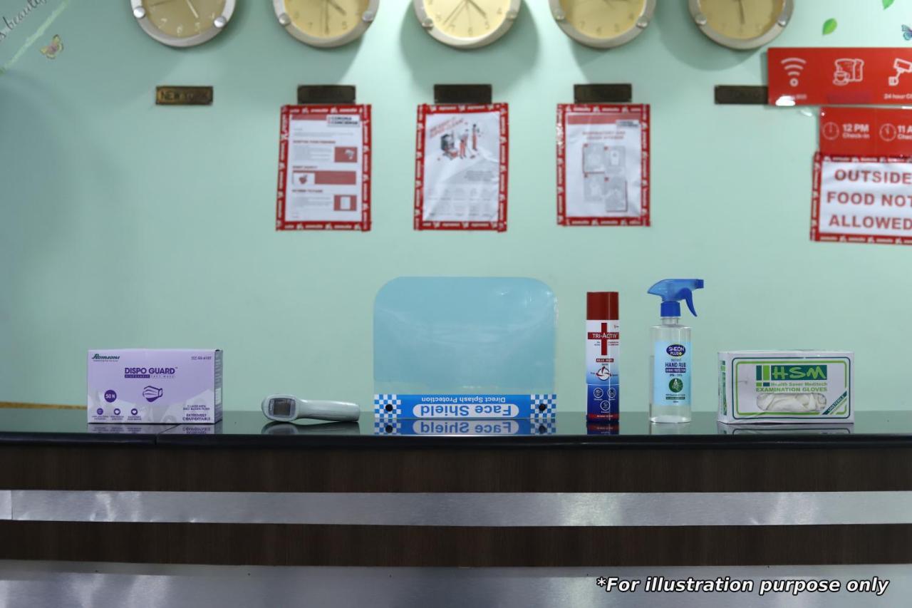 Oyo 74401 Aster Garden Suites เดลี ภายนอก รูปภาพ