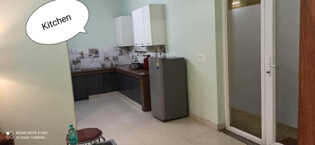 Oyo 74401 Aster Garden Suites เดลี ภายนอก รูปภาพ