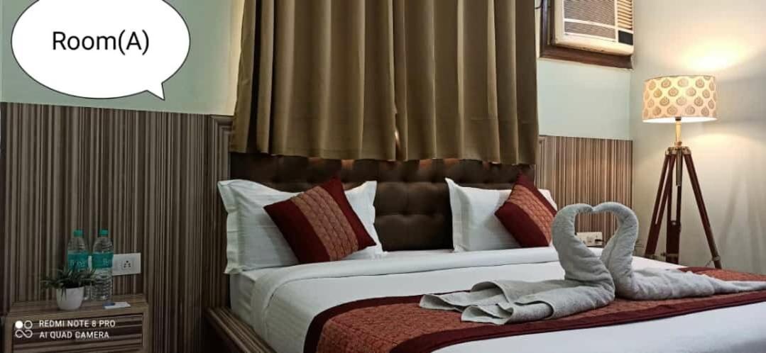 Oyo 74401 Aster Garden Suites เดลี ภายนอก รูปภาพ